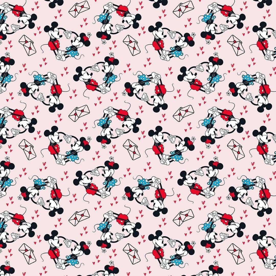 Mickey &amp; Minnie, Arm Hearts | Licensed Quilting Cotton | 112cm wide