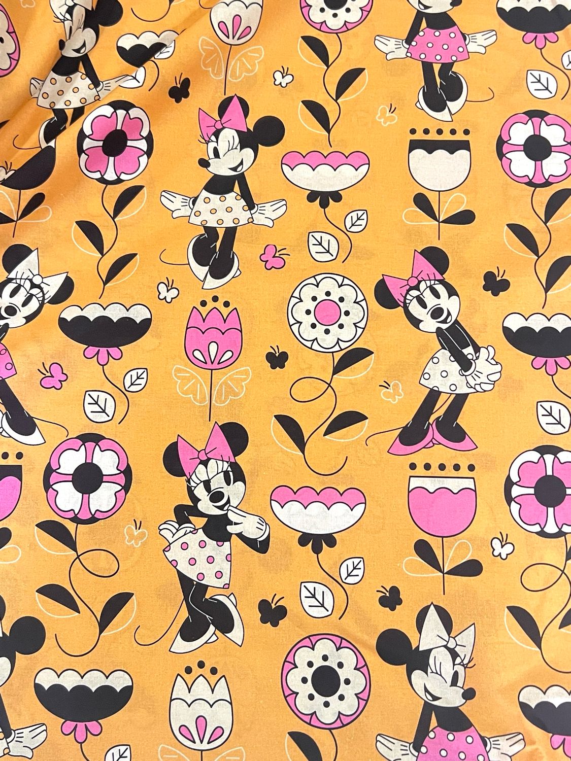 Minnie&#39;s Garden Party | Licensed Quilting Cotton | 145cm wide