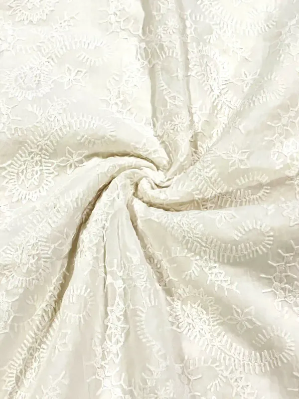 Paisley Dream | Broderie Anglais | 146cm Wide