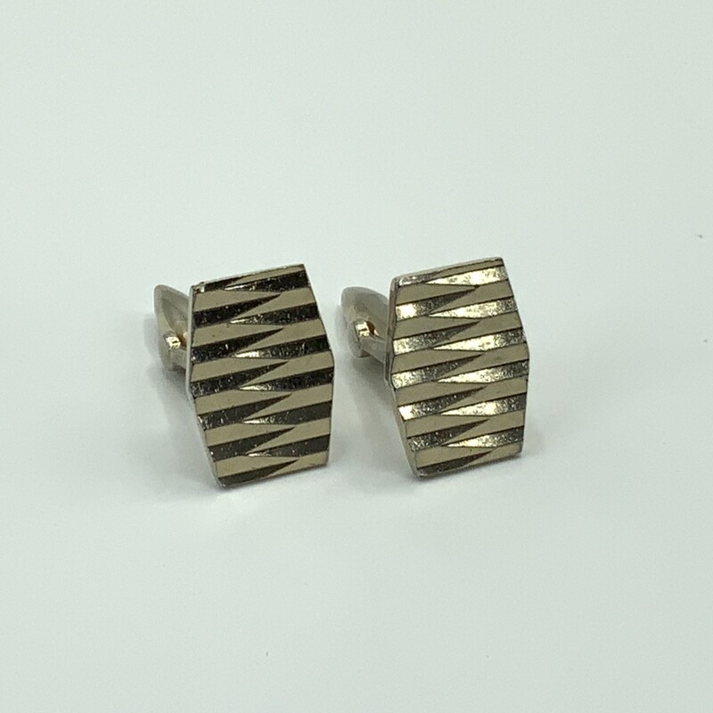 Vintage Gold Tone Angular Diamond-cut Cufflinks