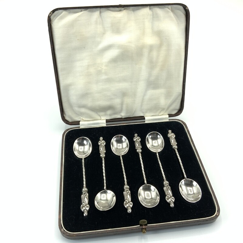 Vintage Boxed set off 6 Sterling Silver Spoons. Apostle.