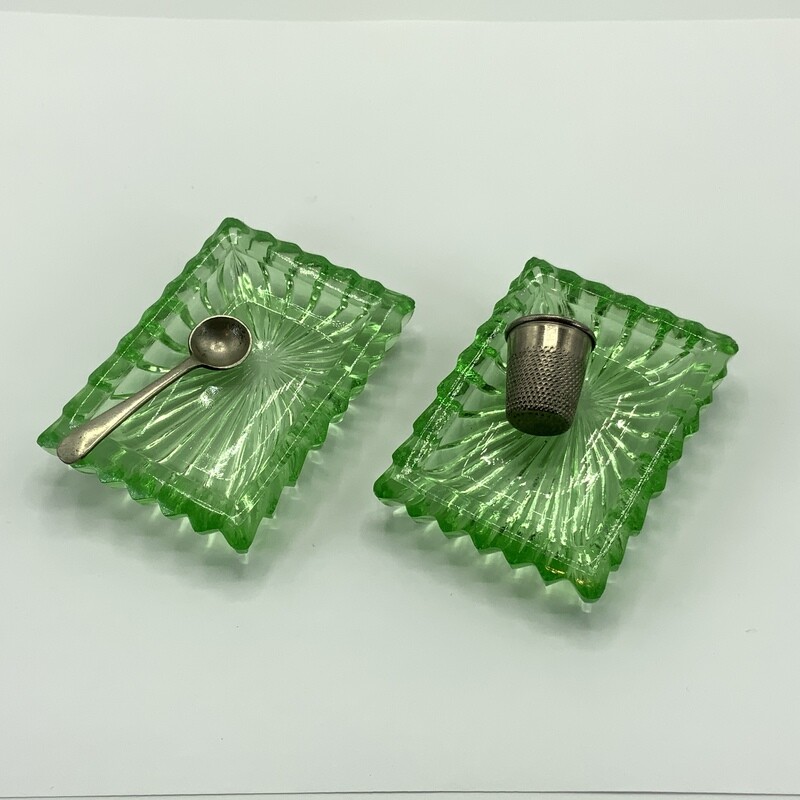 !930's Green Depression Glass Dish