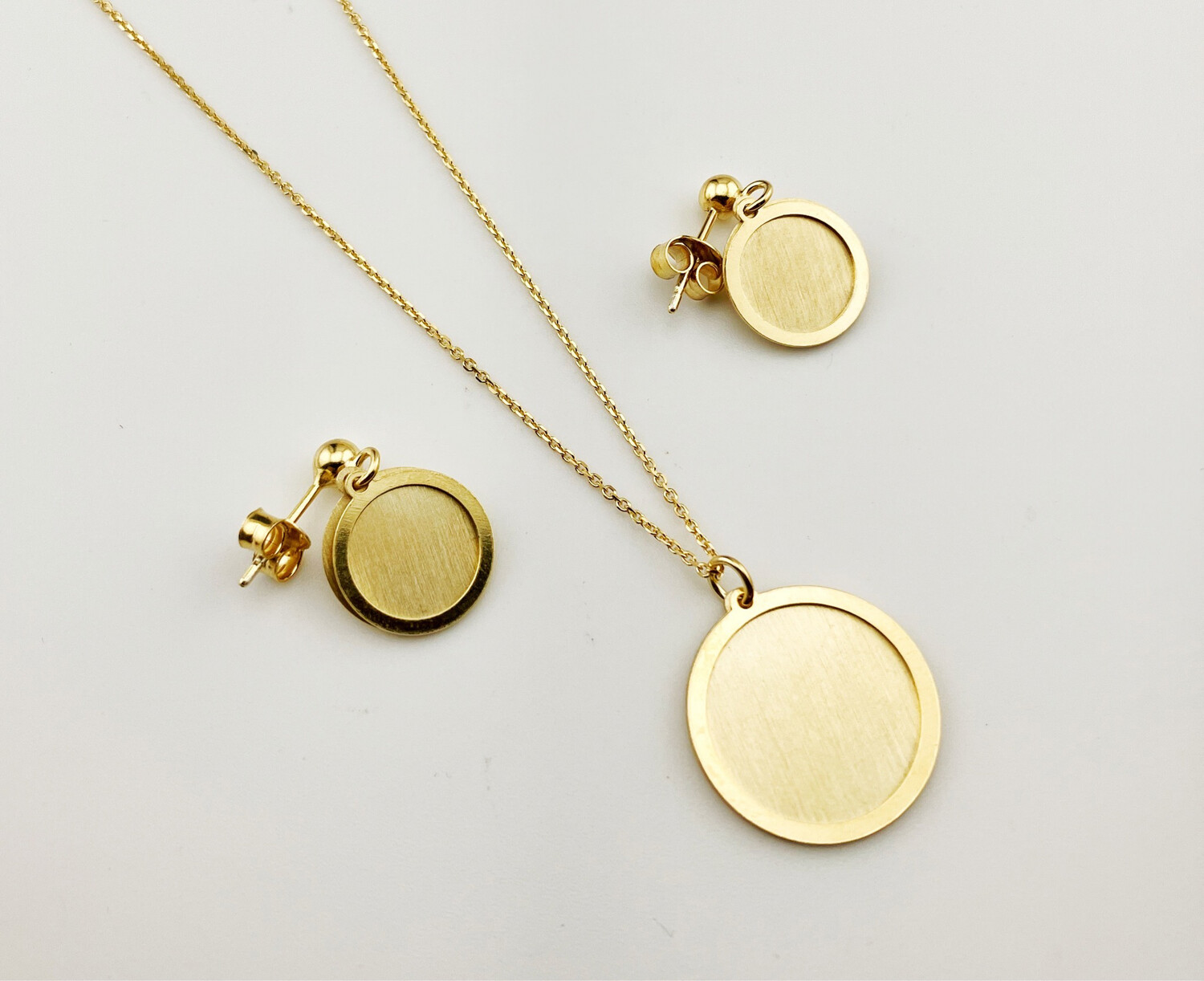 Conjunto collar redondo
