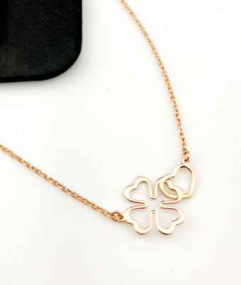 Cadena con corazón y trébol
