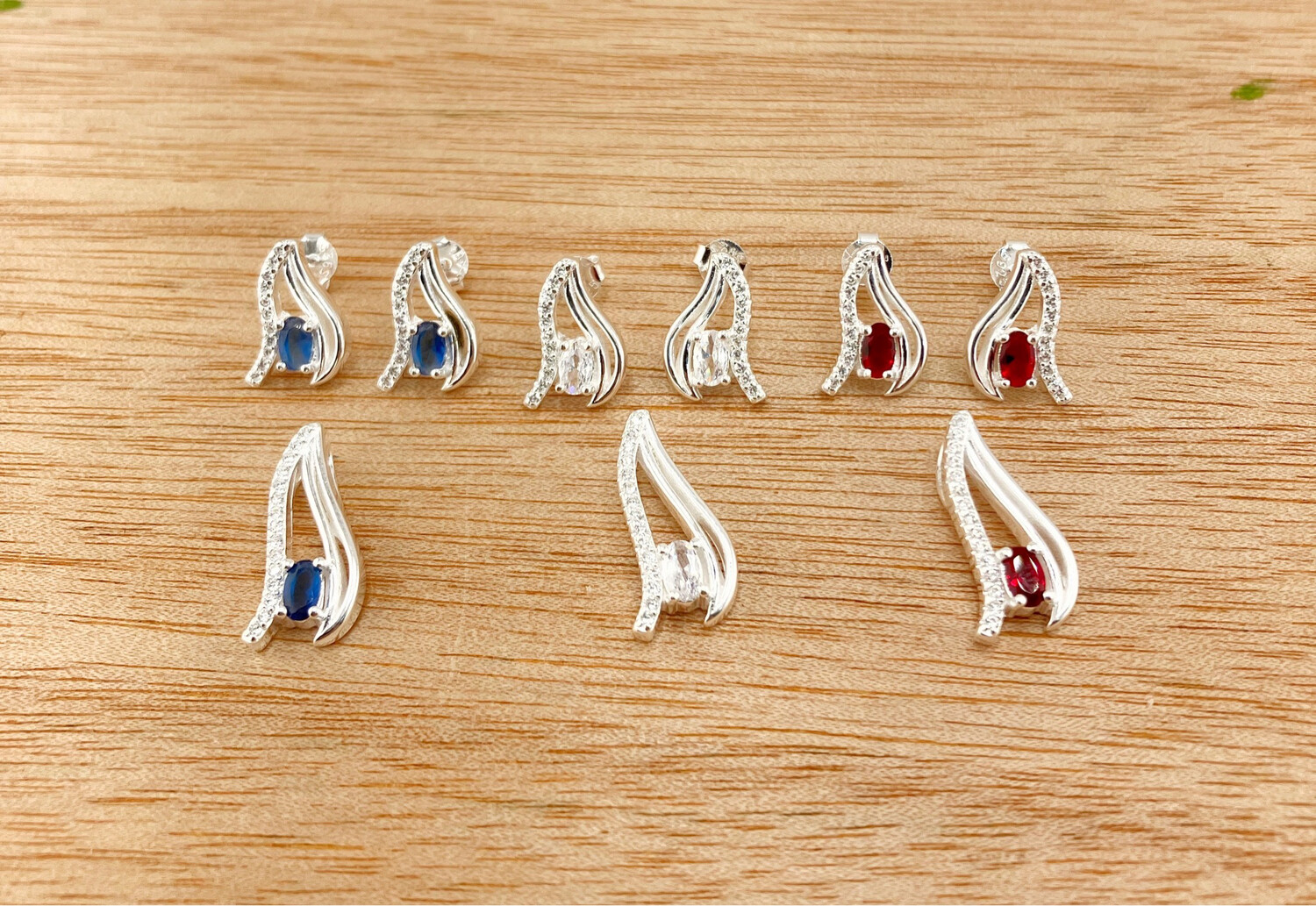 Conjunto de arete y dije