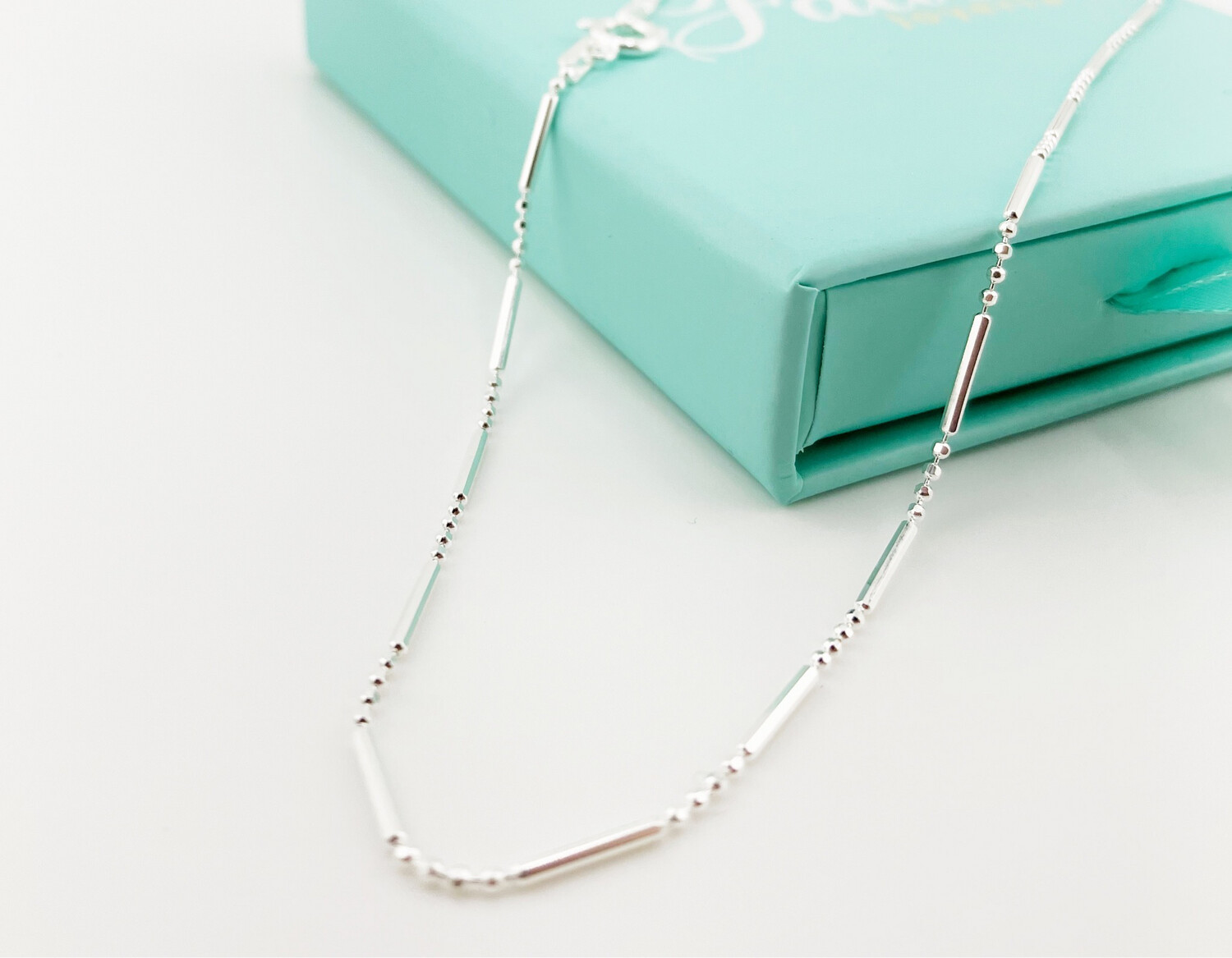 Cadena bead