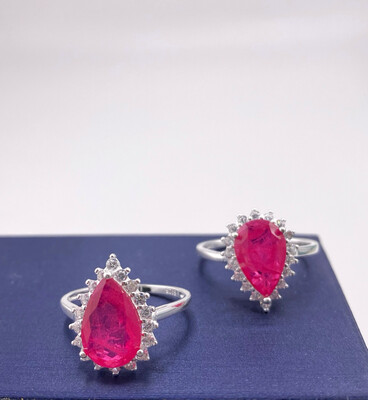 Anillo en forma de gota