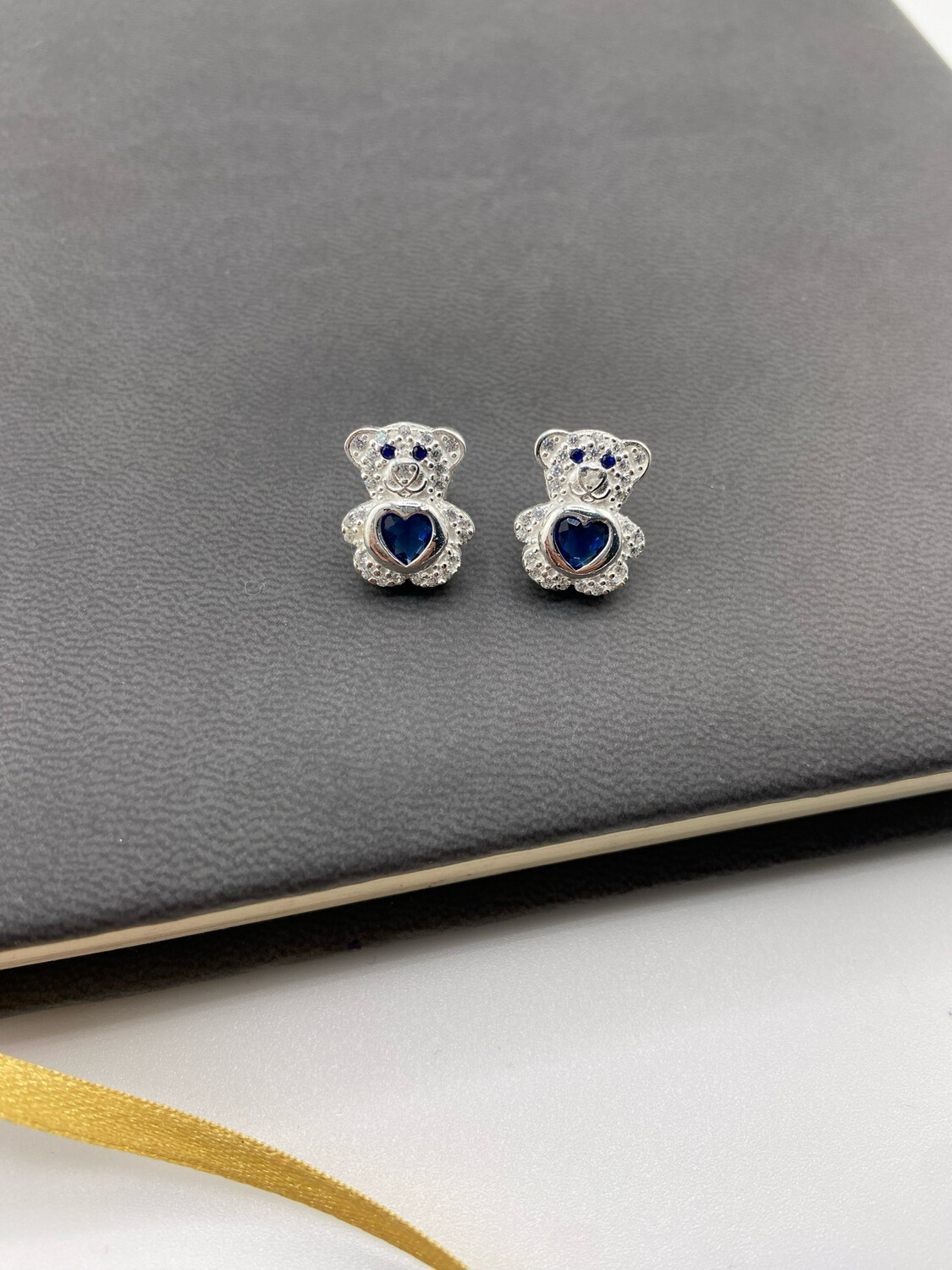 Aretes oso