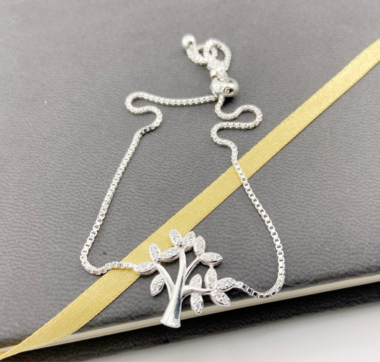 Pulsera ajustable