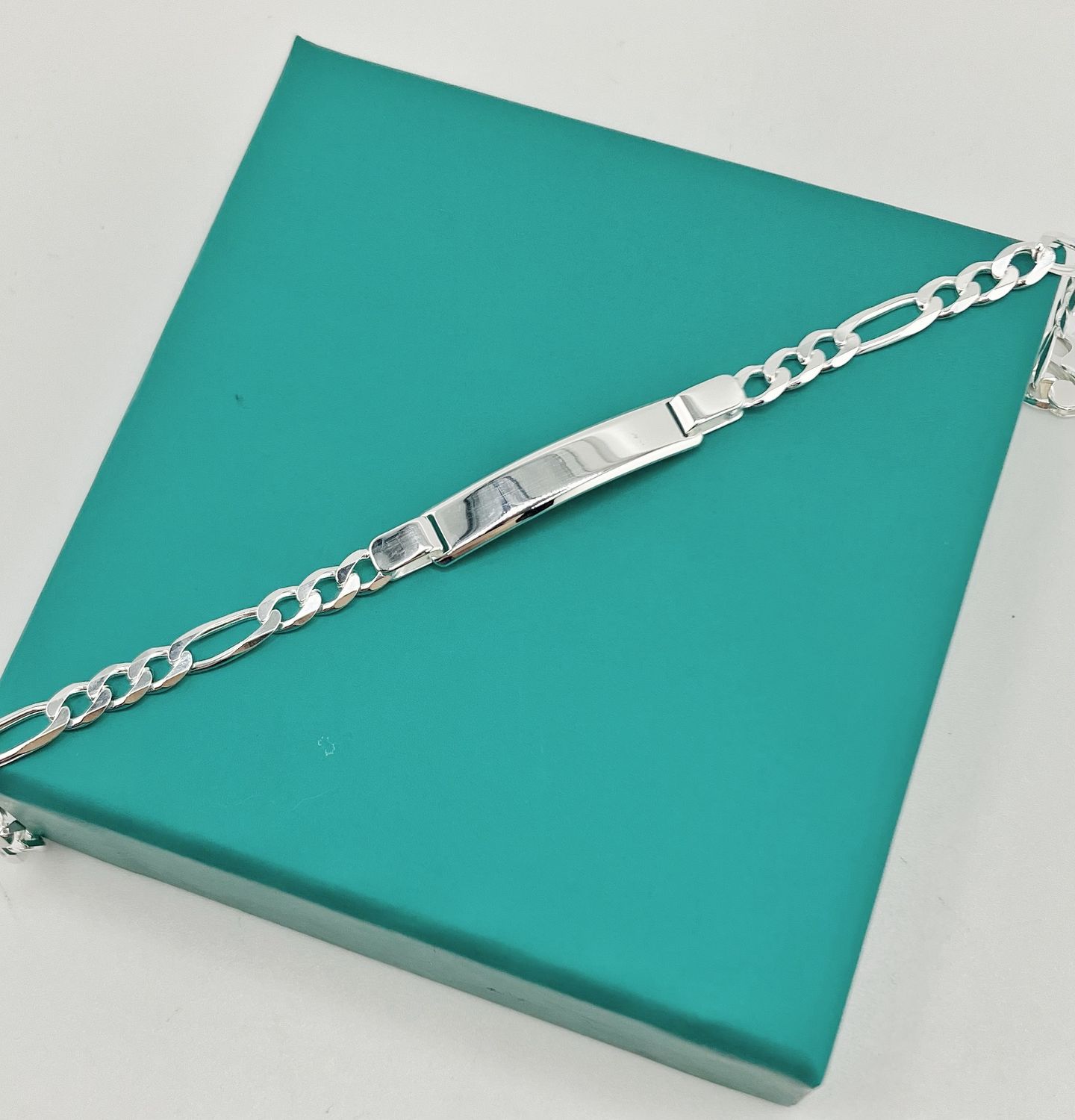 Pulsera con placa
