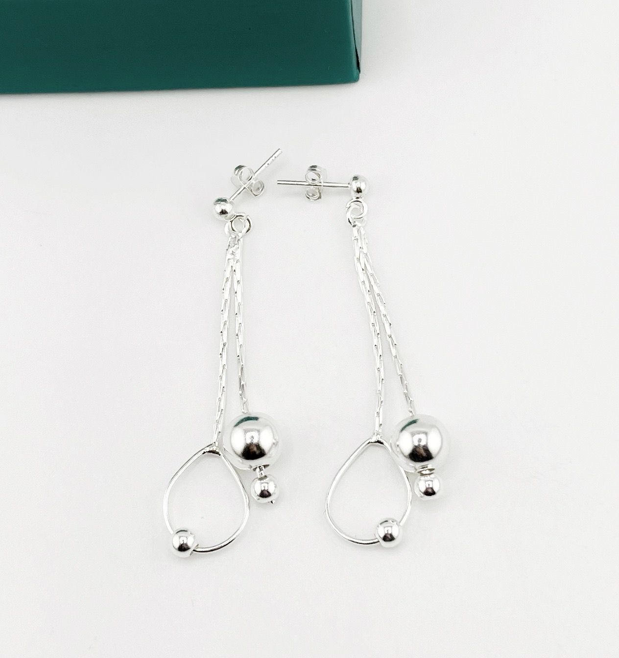 Aretes colgantes