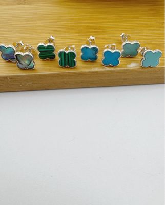 Aretes trébol