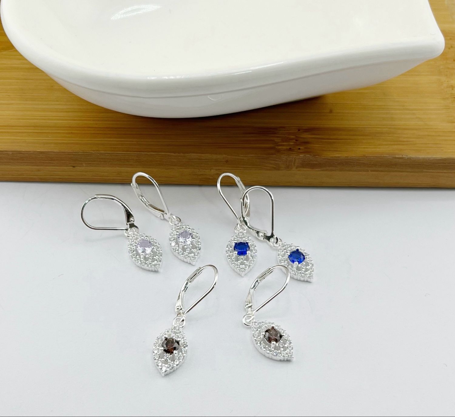 Arete broche antiguo