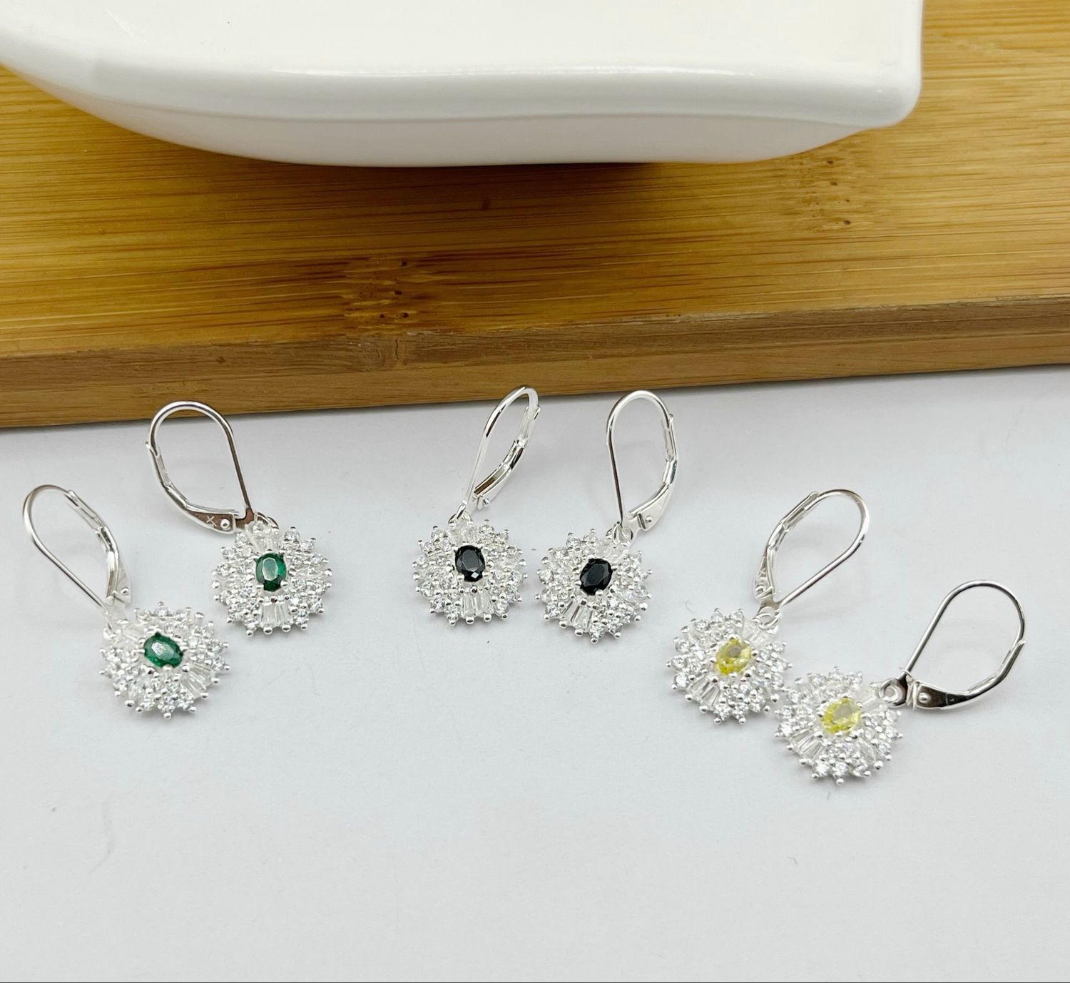 Arete broche antiguo