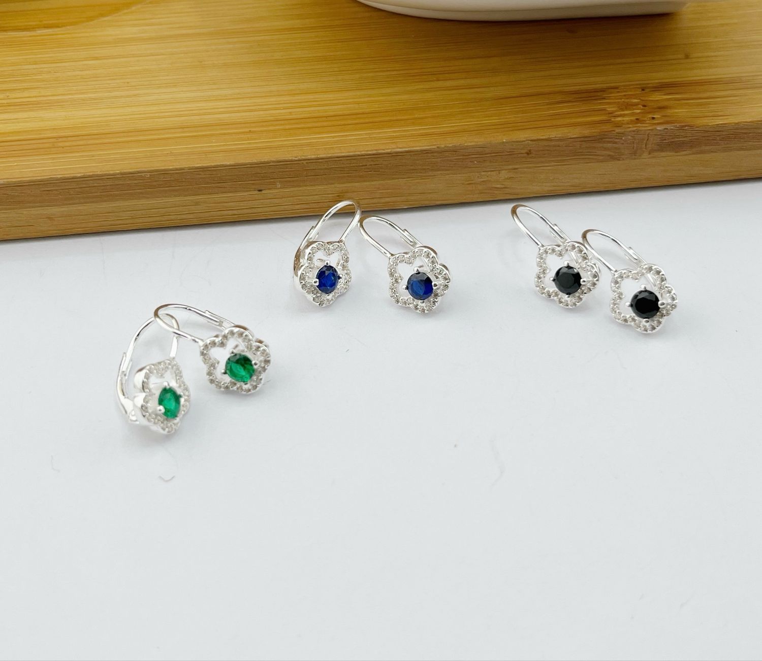 Arete broche antiguo