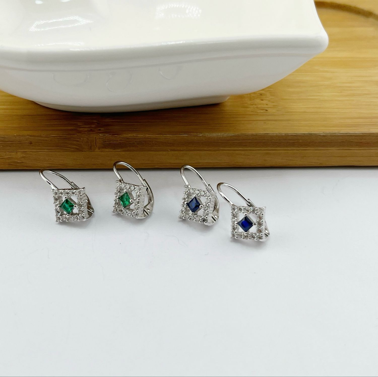 Arete broche antiguo