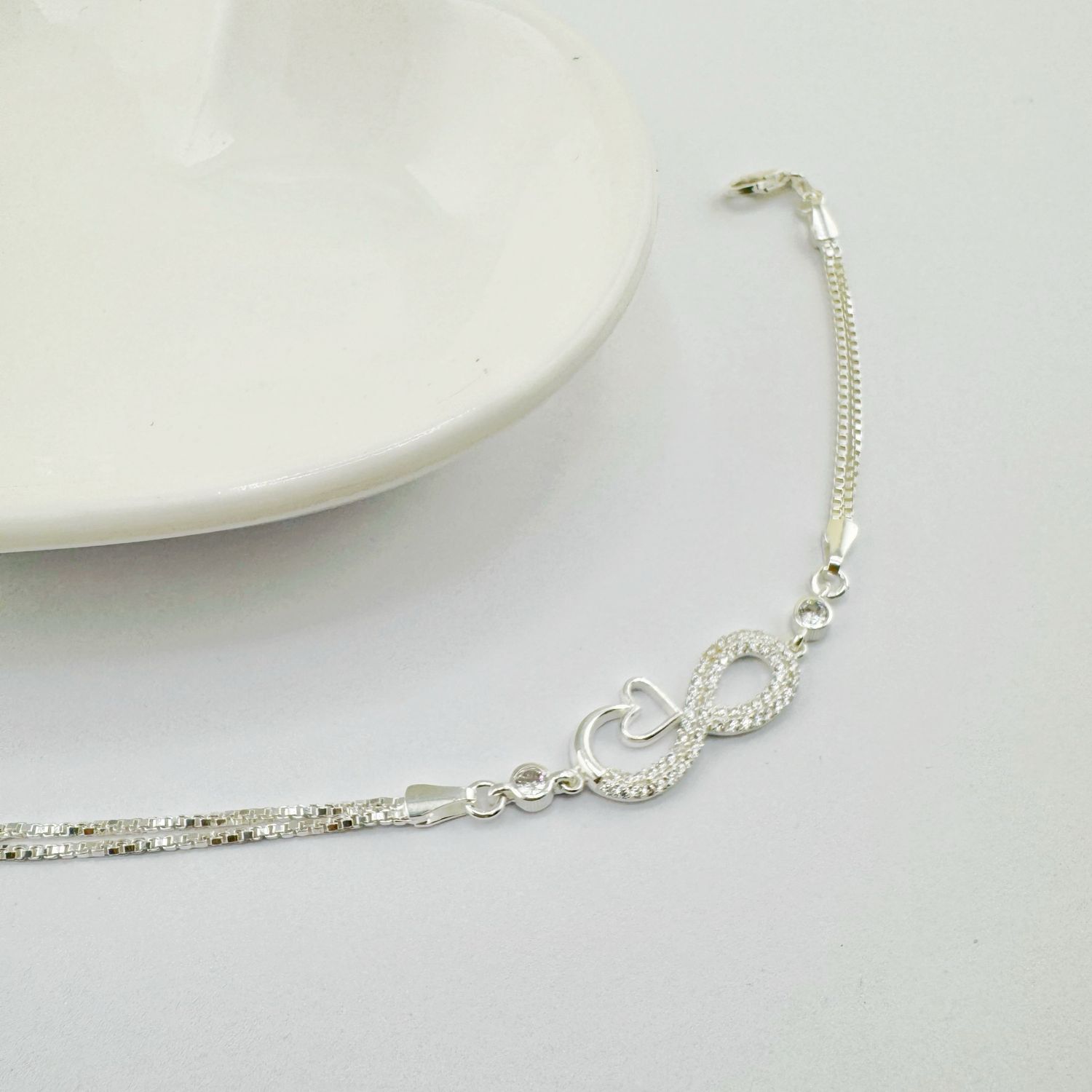 Pulsera infinito con corazon