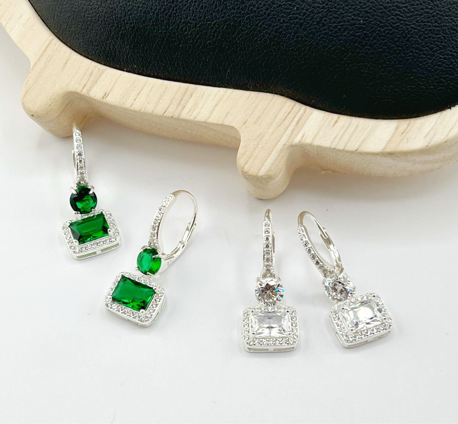 Arete broche antiguo