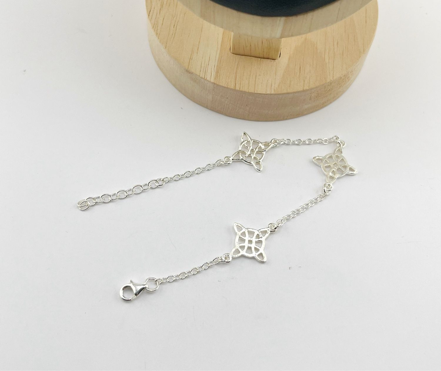 Pulsera nudo de bruja