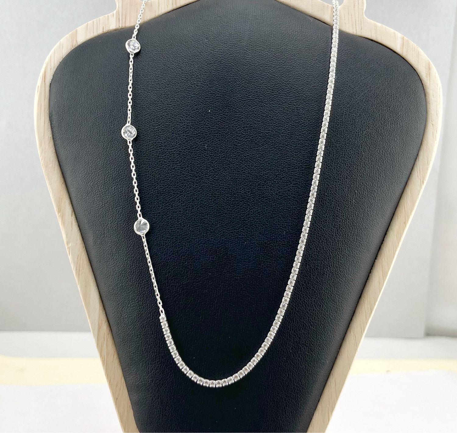 Gargantilla zirconias