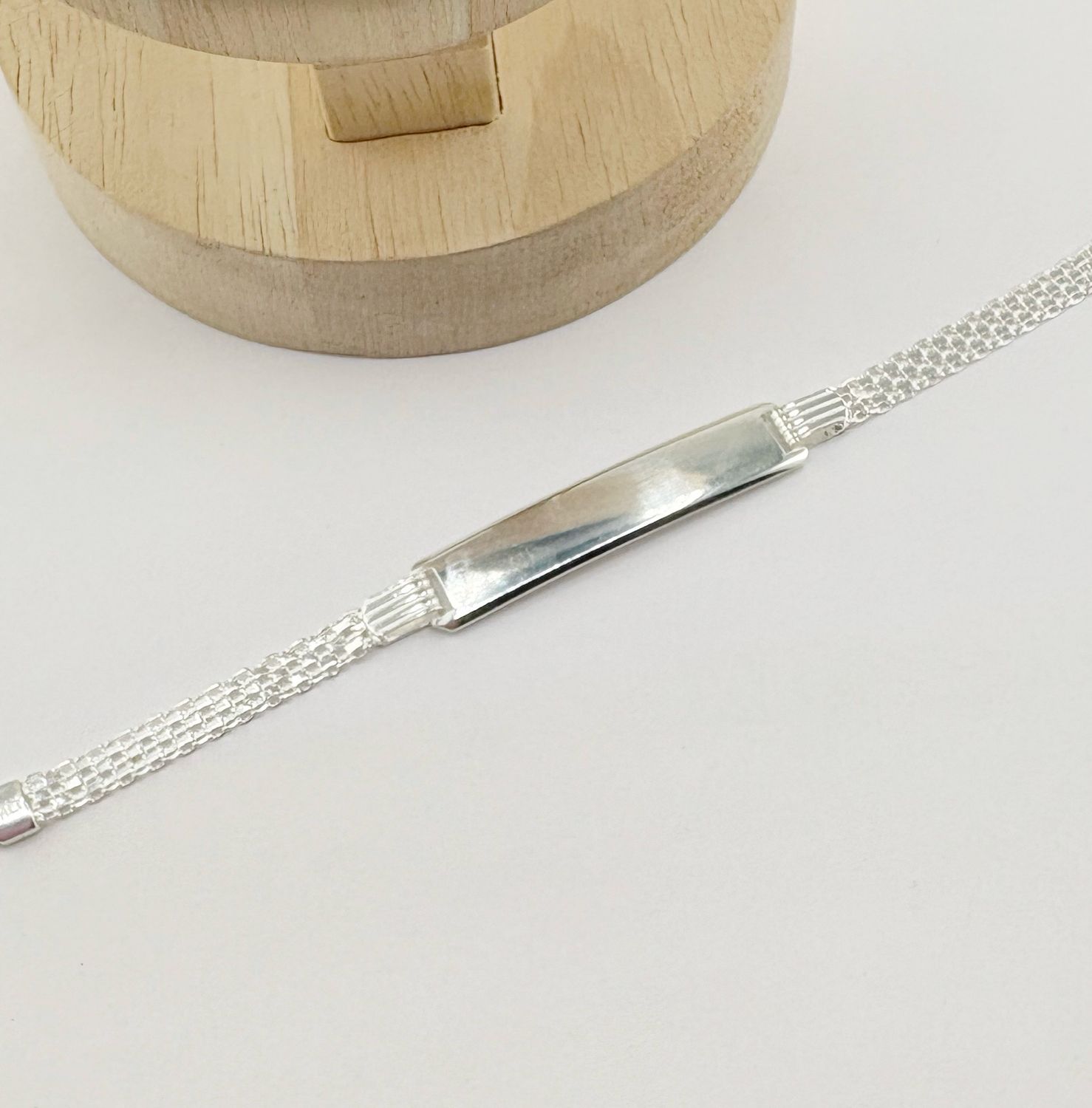 Pulsera con placa tejido chino