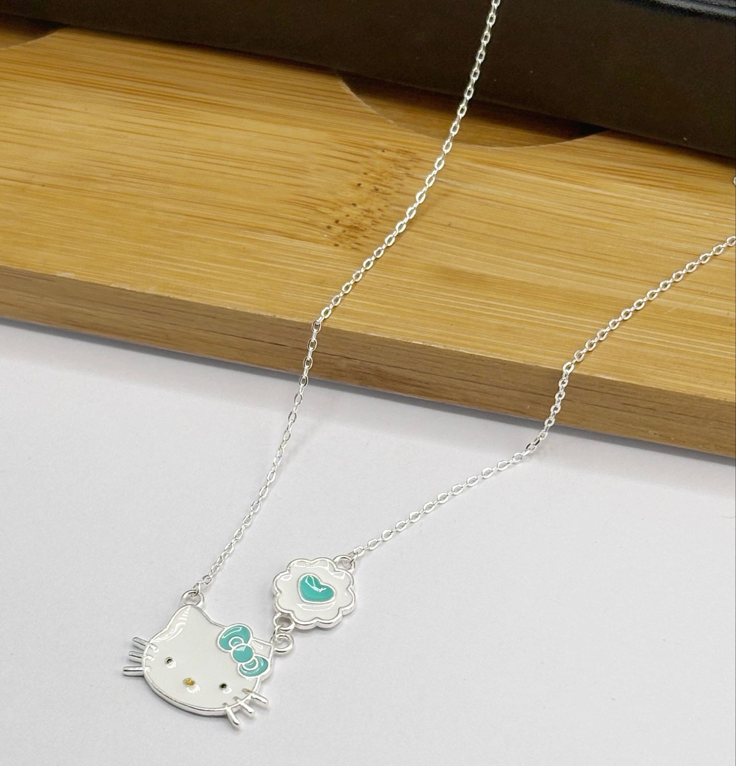 Gargantilla hello kitty