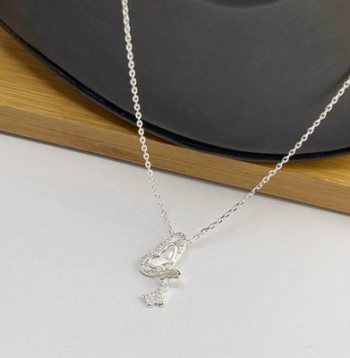 Gargantilla mariposa