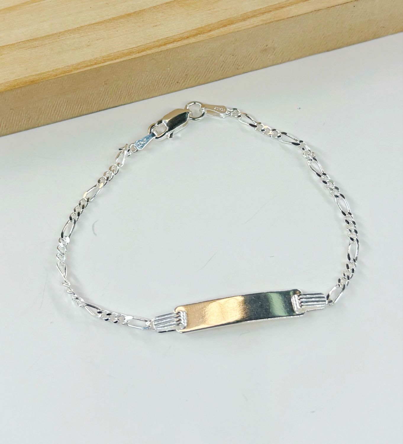 Pulsera con placa