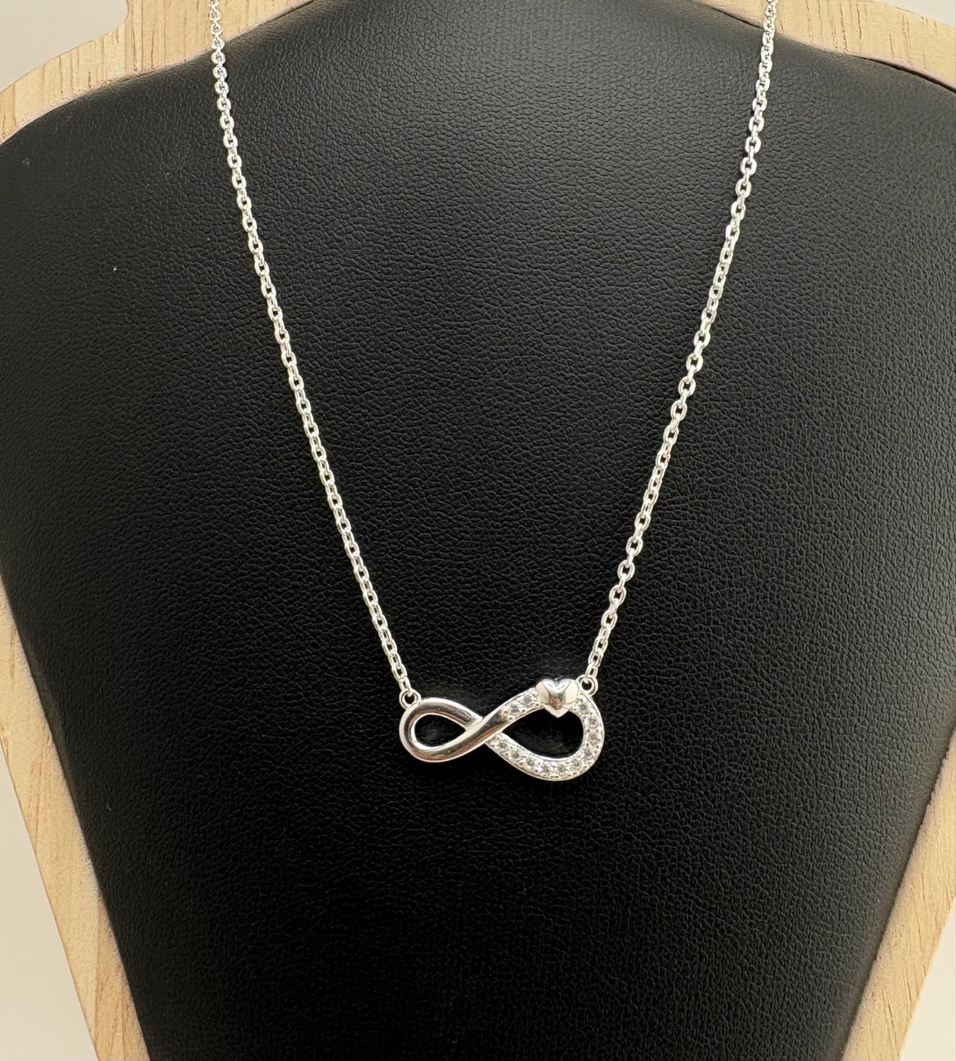 Gargantilla infinito