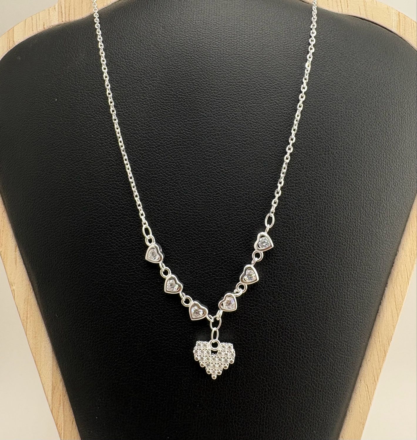 Gargantilla corazones