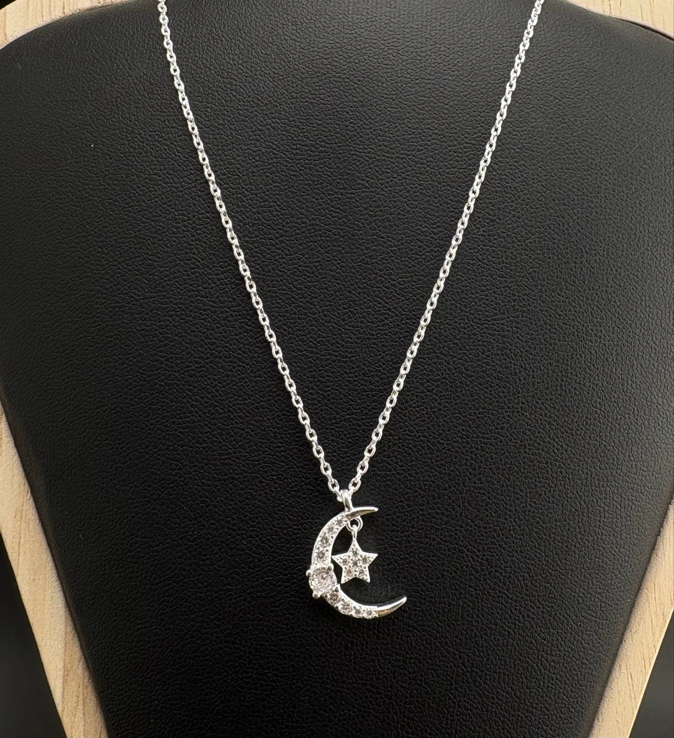 Gargantilla luna estrella