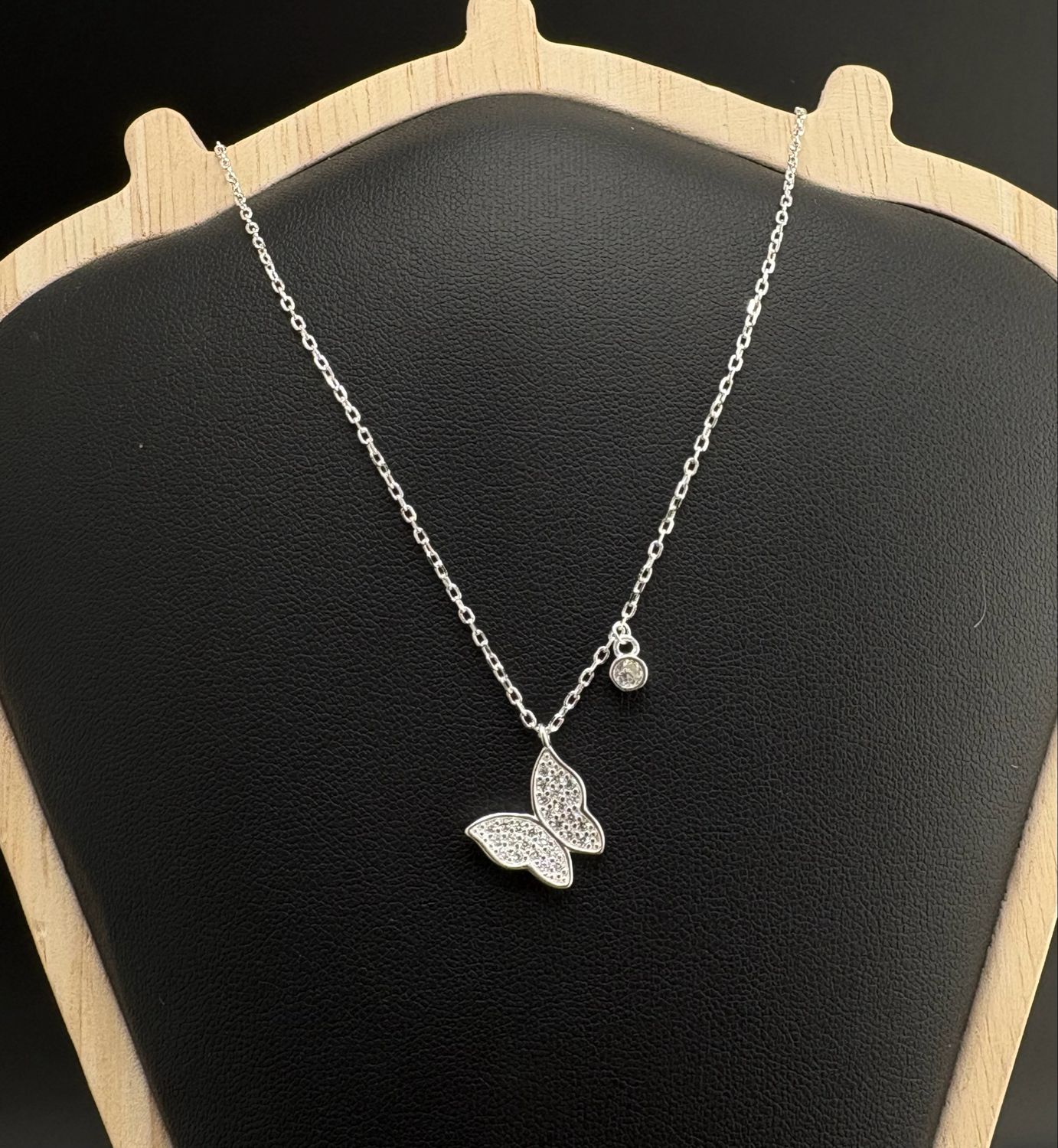 Gargantilla mariposa