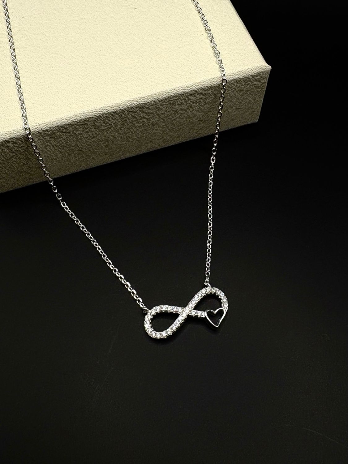 Gargantilla infinito