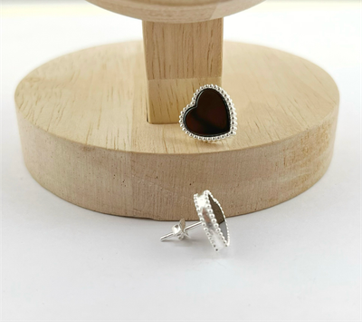 Aretes pegados de corazón
