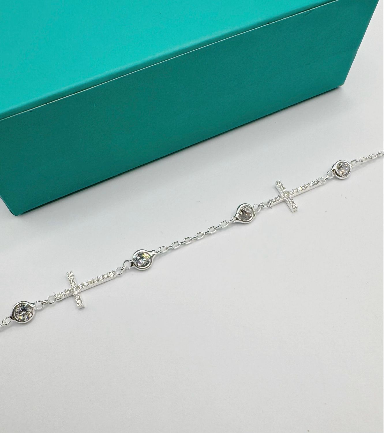 Pulsera cruces