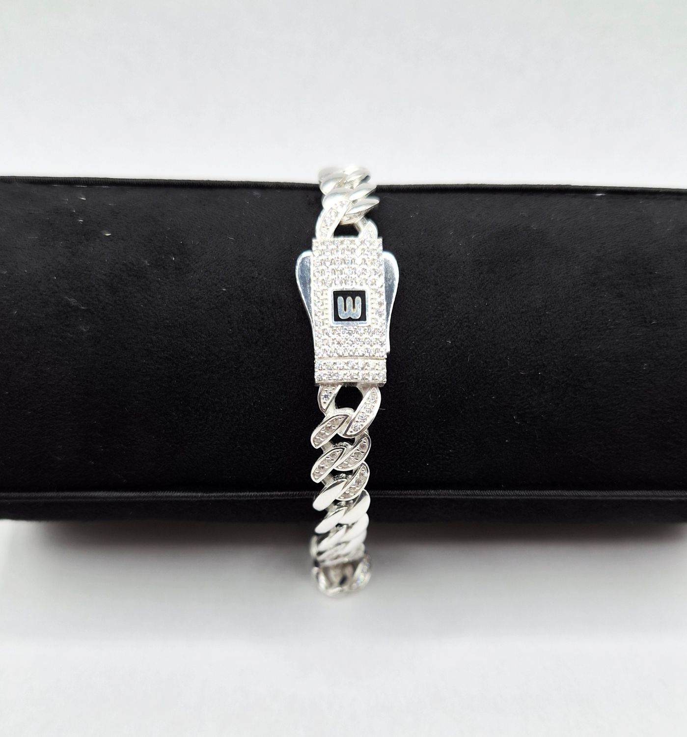 Pulsera M