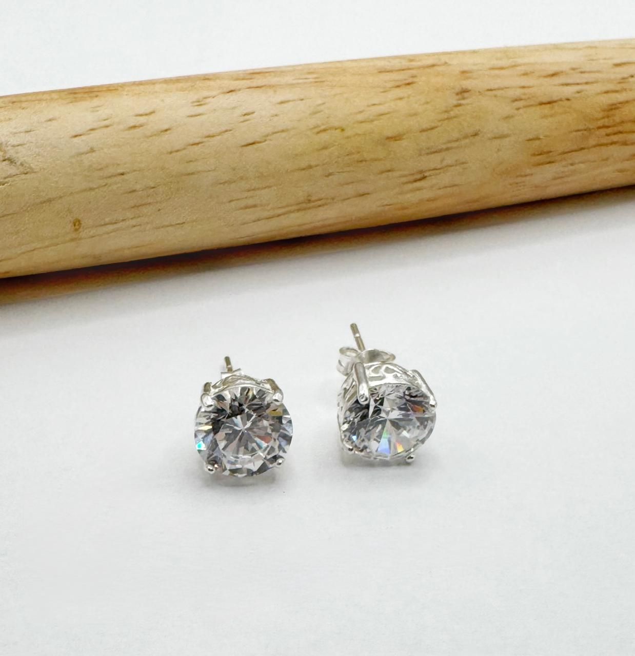 Aretes punto de luz