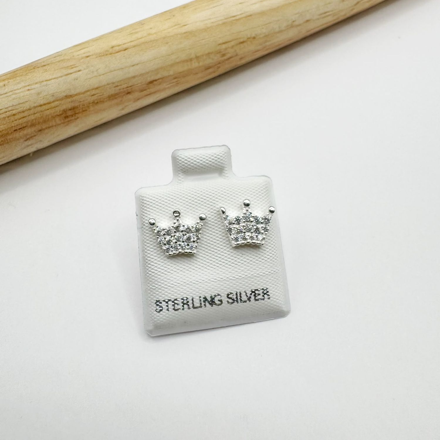 Aretes Corona