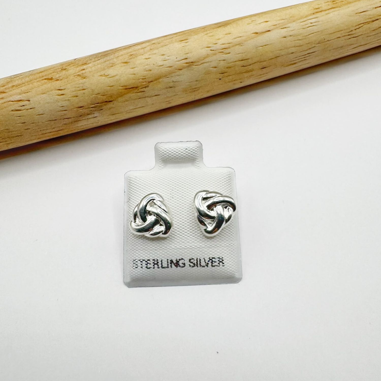Aretes nudo