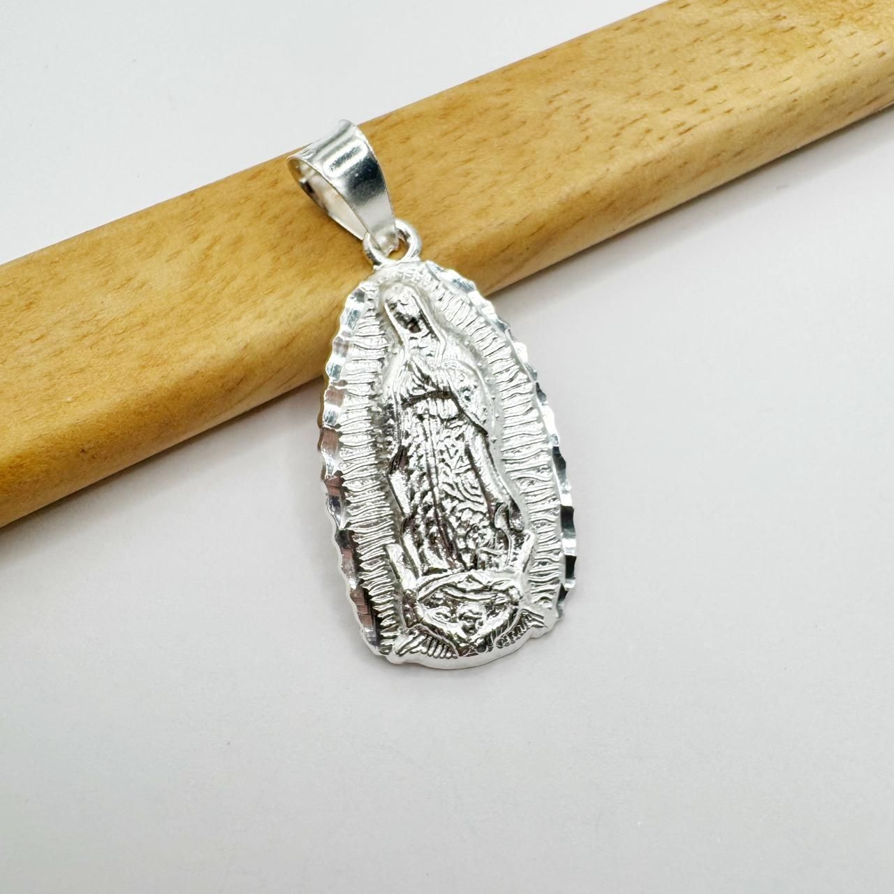 Dije de la virgen