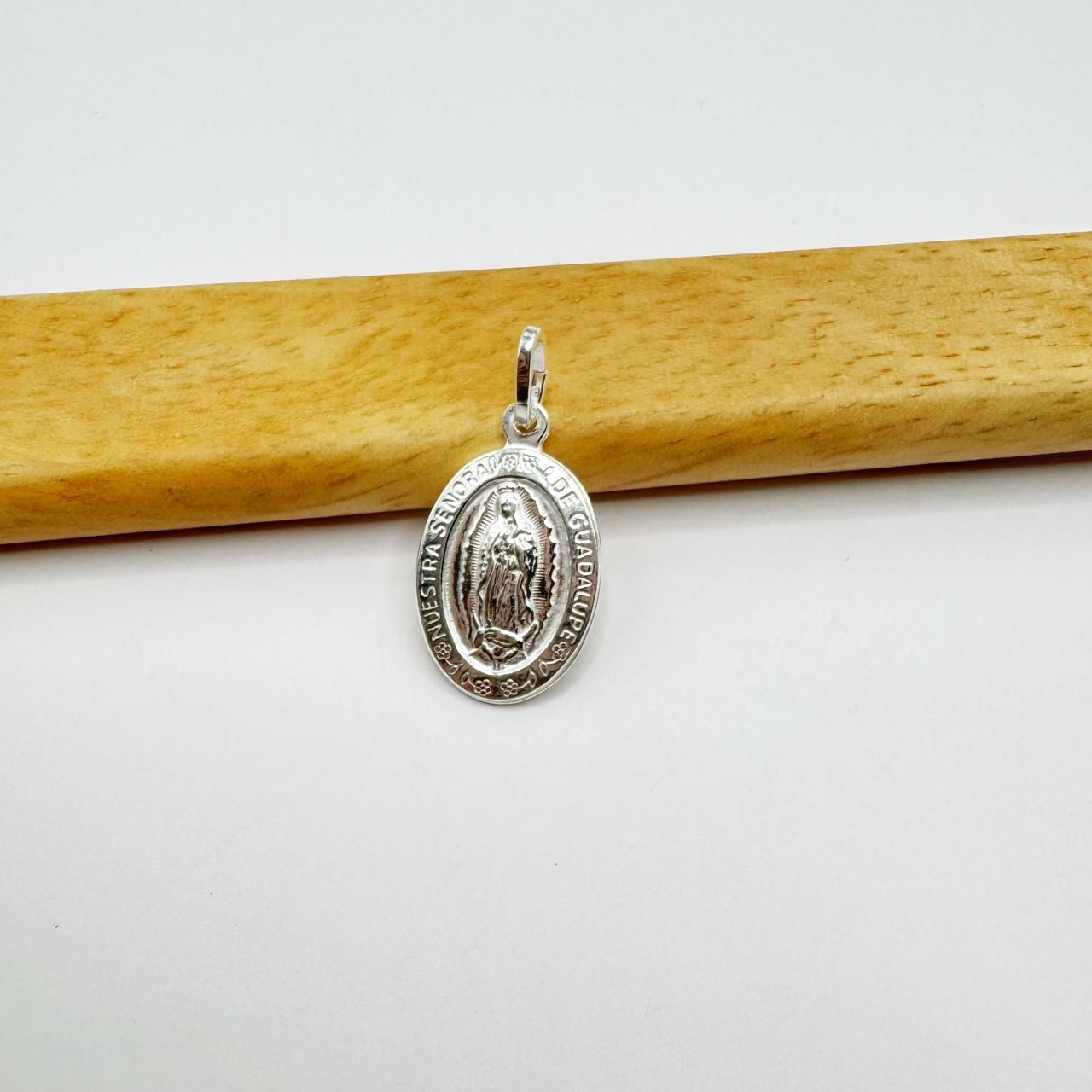 Dije de la virgen