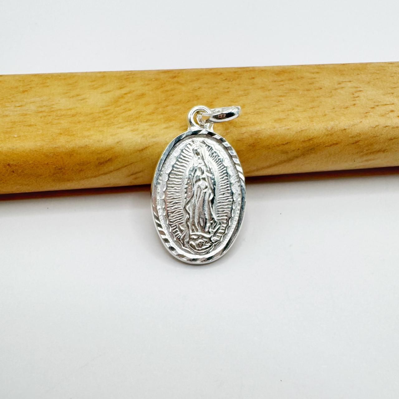 Dije de la virgen