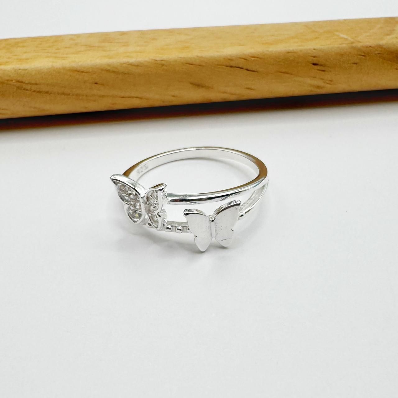 Anillo mariposa