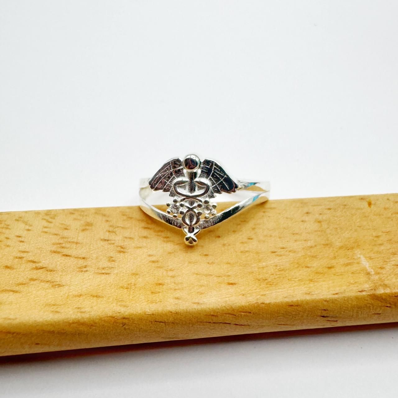 Anillo medicina
