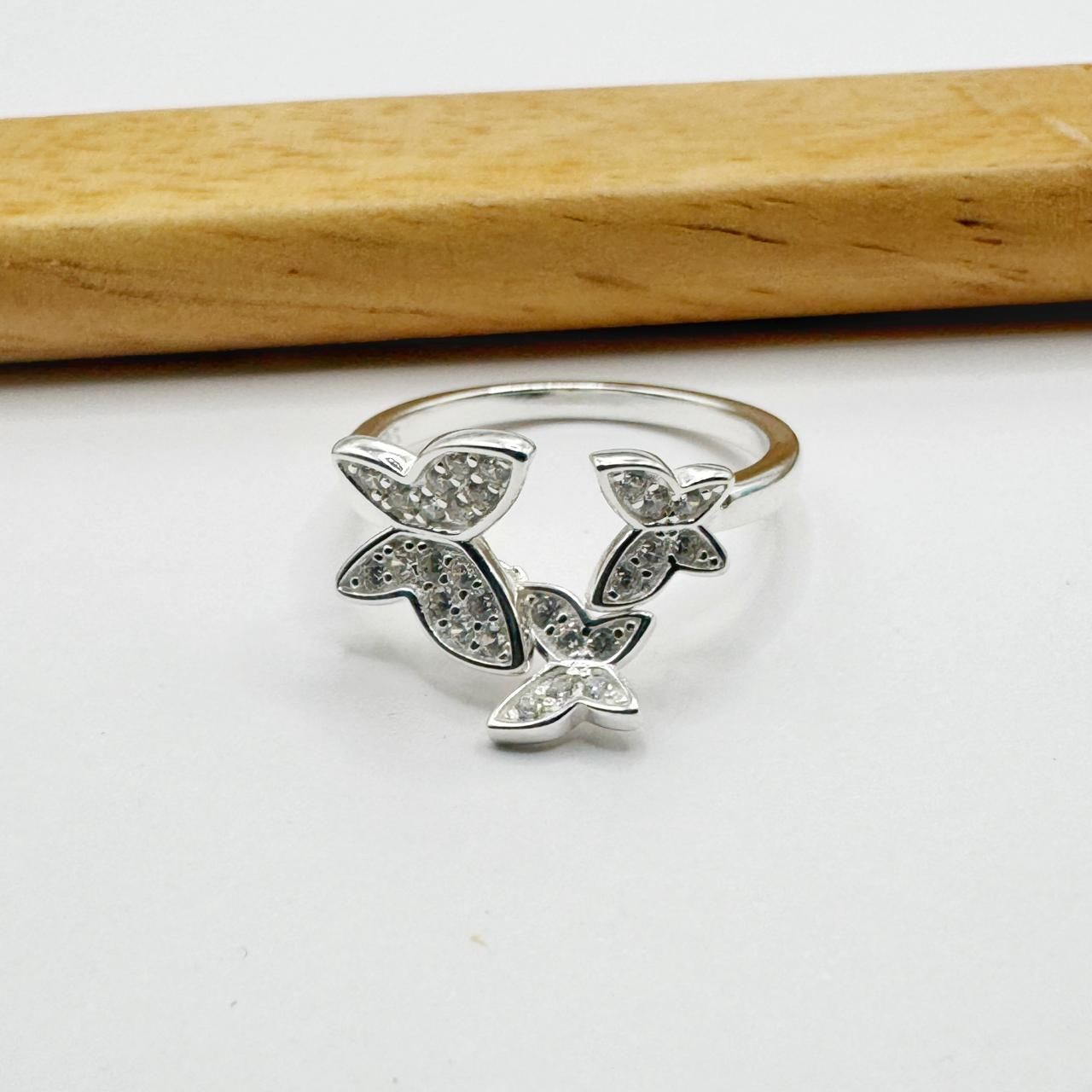 Anillo mariposa