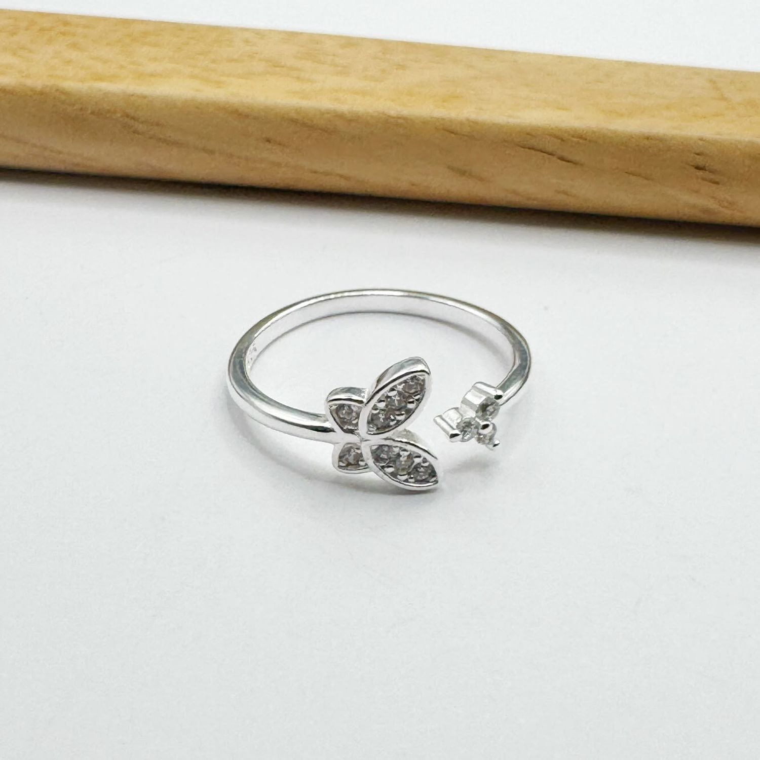 Anillo mariposa