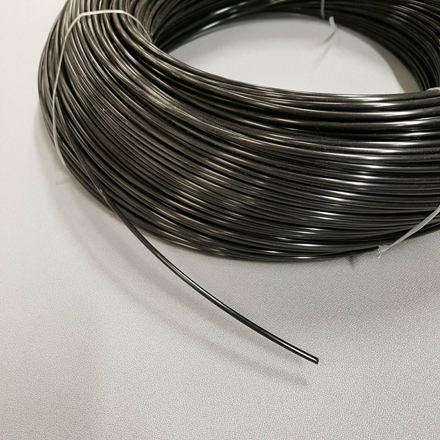 Låsprofil Ø4mm 500m/rl Svart