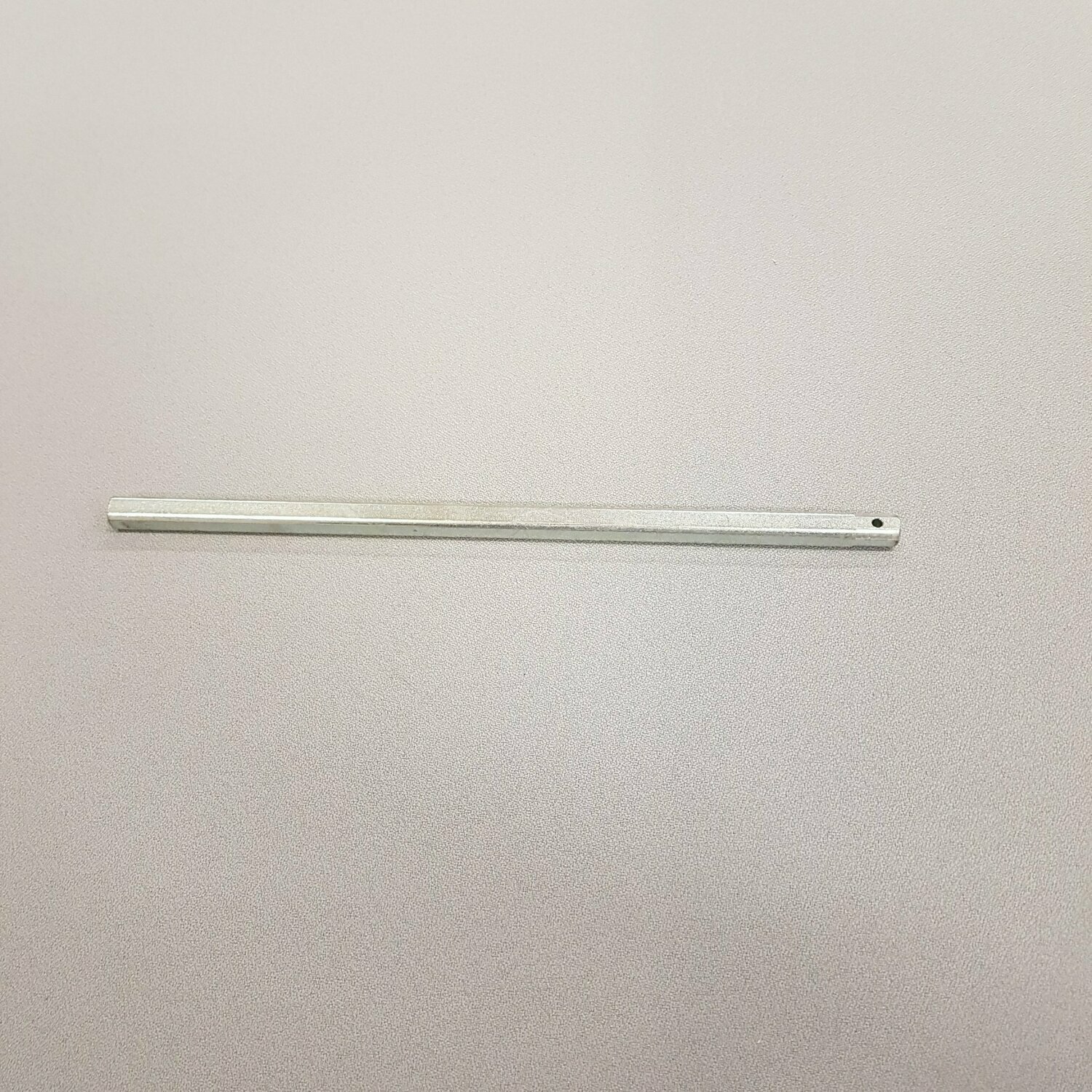 Fyrkantsaxel 35cm