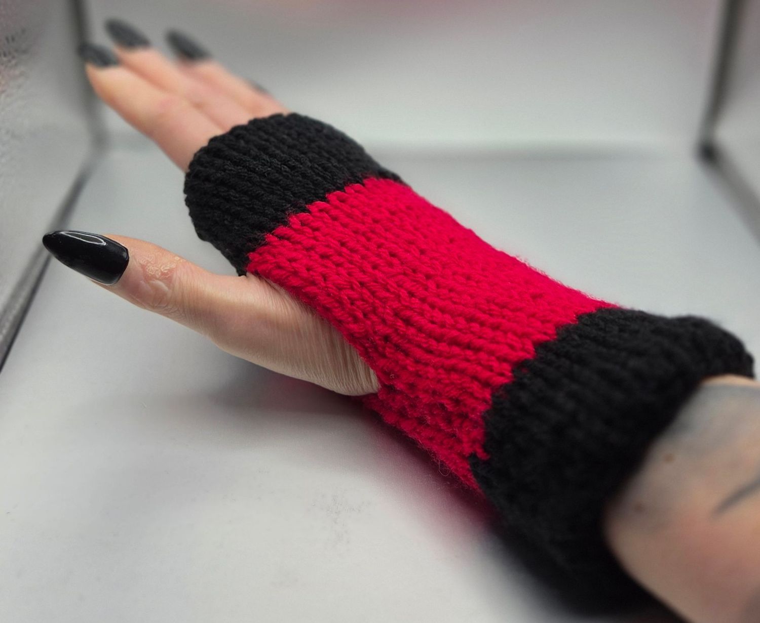 FINGERLESS GLOVES