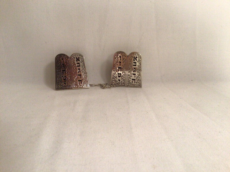 Tallit Clip with Tablets of Covenant